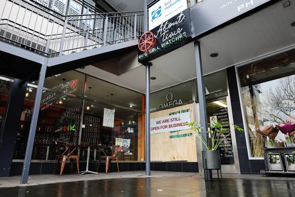 Auckland Smash and Grab Cases Leaves Businesses Scared of Their Future
